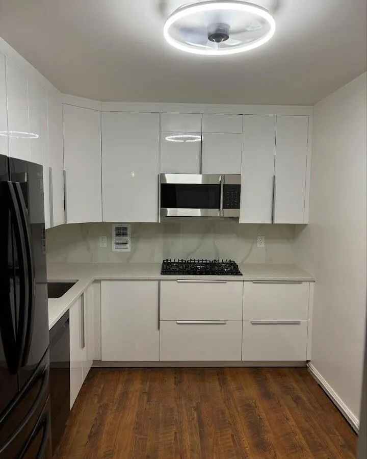 Renovated kitchen with quartz countertops in Southside